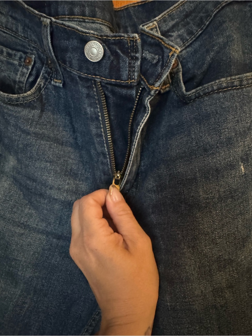 PERFECTLY WORN Levi 505s 30x32
- Classic Straight Fit - Picture 7 of 7